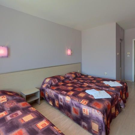 Hotel Fantastiko Ravda Extérieur photo