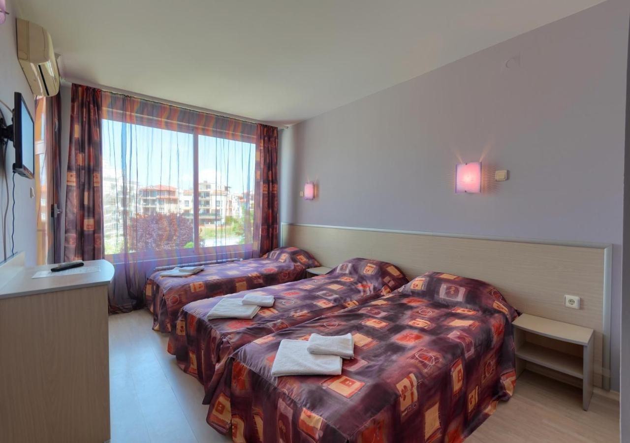 Hotel Fantastiko Ravda Extérieur photo