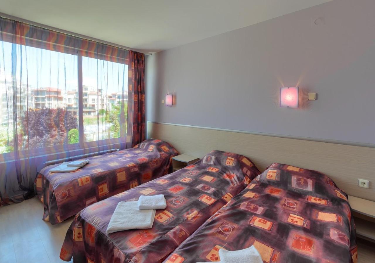 Hotel Fantastiko Ravda Extérieur photo