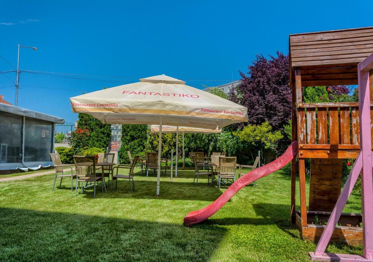Hotel Fantastiko Ravda Extérieur photo