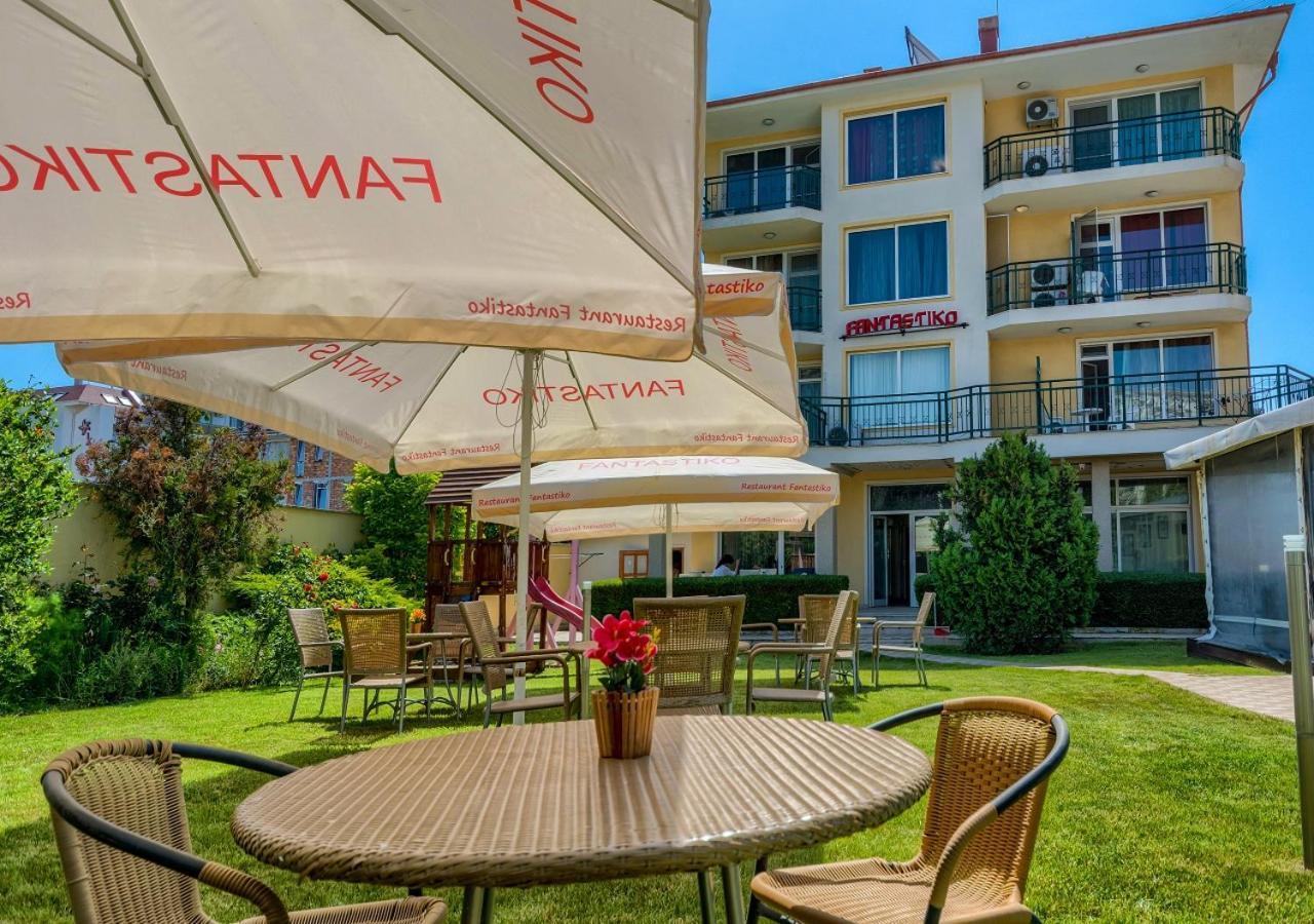 Hotel Fantastiko Ravda Extérieur photo